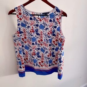 Tommy Hilfiger. Floral Pattern. Large. Perfect Condition.